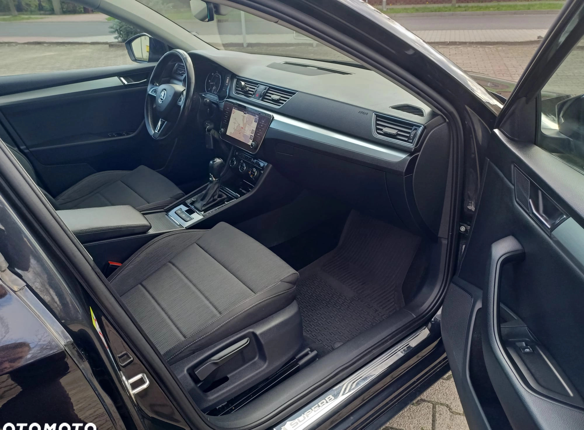 Skoda Superb cena 87900 przebieg: 190000, rok produkcji 2018 z Grybów małe 742